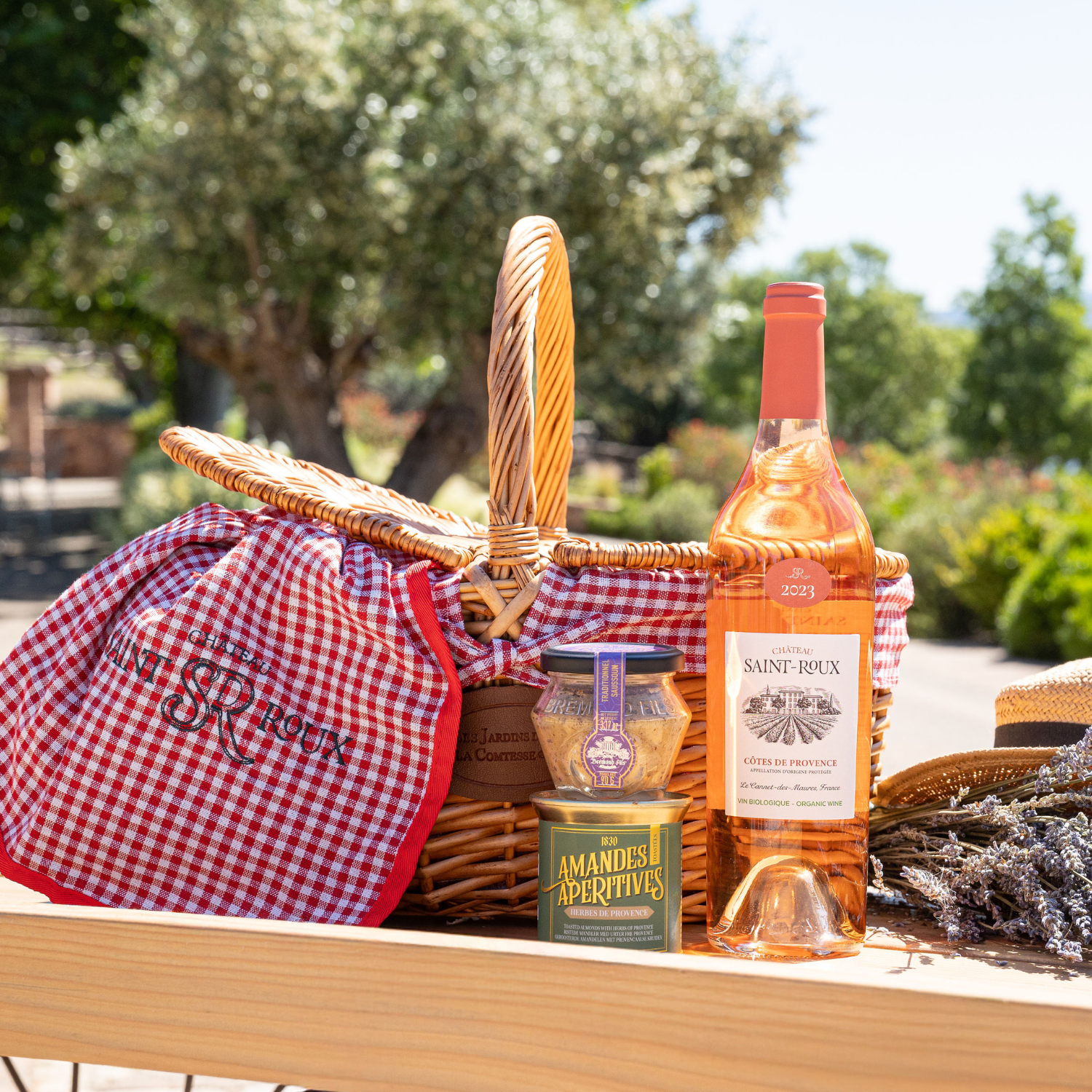 Château Saint-Roux - Picnic basket