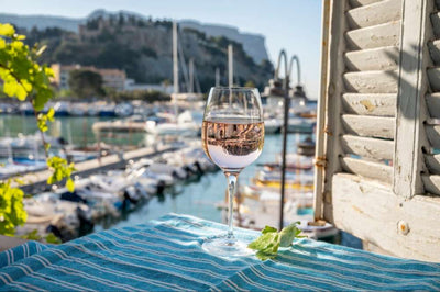 It's almost summer, discover 5 things to know about rosé wine