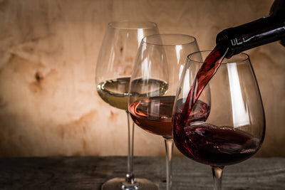 Weinprobe und Aufforderung der Sinne