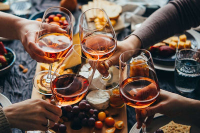 Quale vino scegliere per un aperitivo con gli amici?