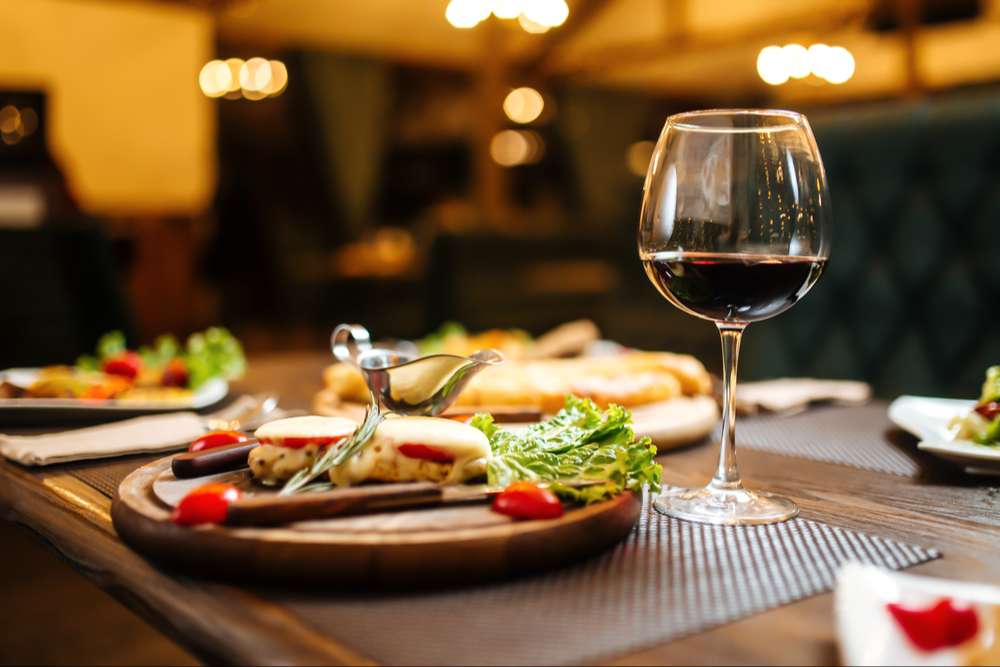 accords mets et vins dans un restaurant