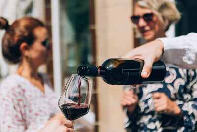 ¿Se puede beber vino tinto en verano?