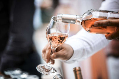 Vino rosato: come scegliere quello giusto al ristorante quest'estate?