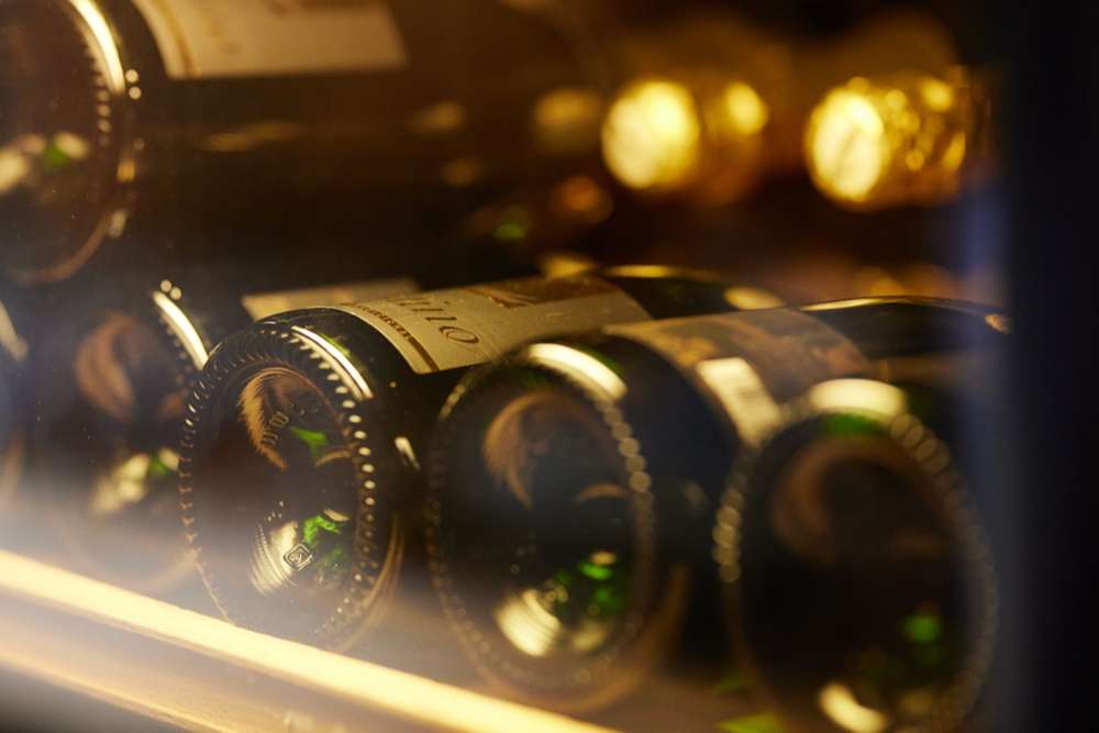 Comment préserver la qualité de vos bouteilles de vins sans cave ?