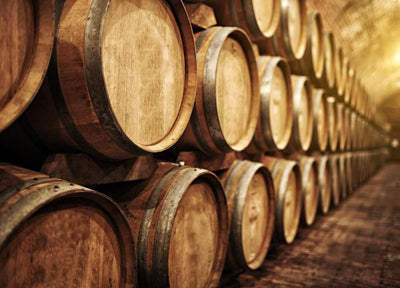 Weet alles over de vinificatie van wijn in vaten