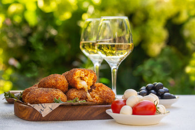 Is white wine a good wine for an aperitif?